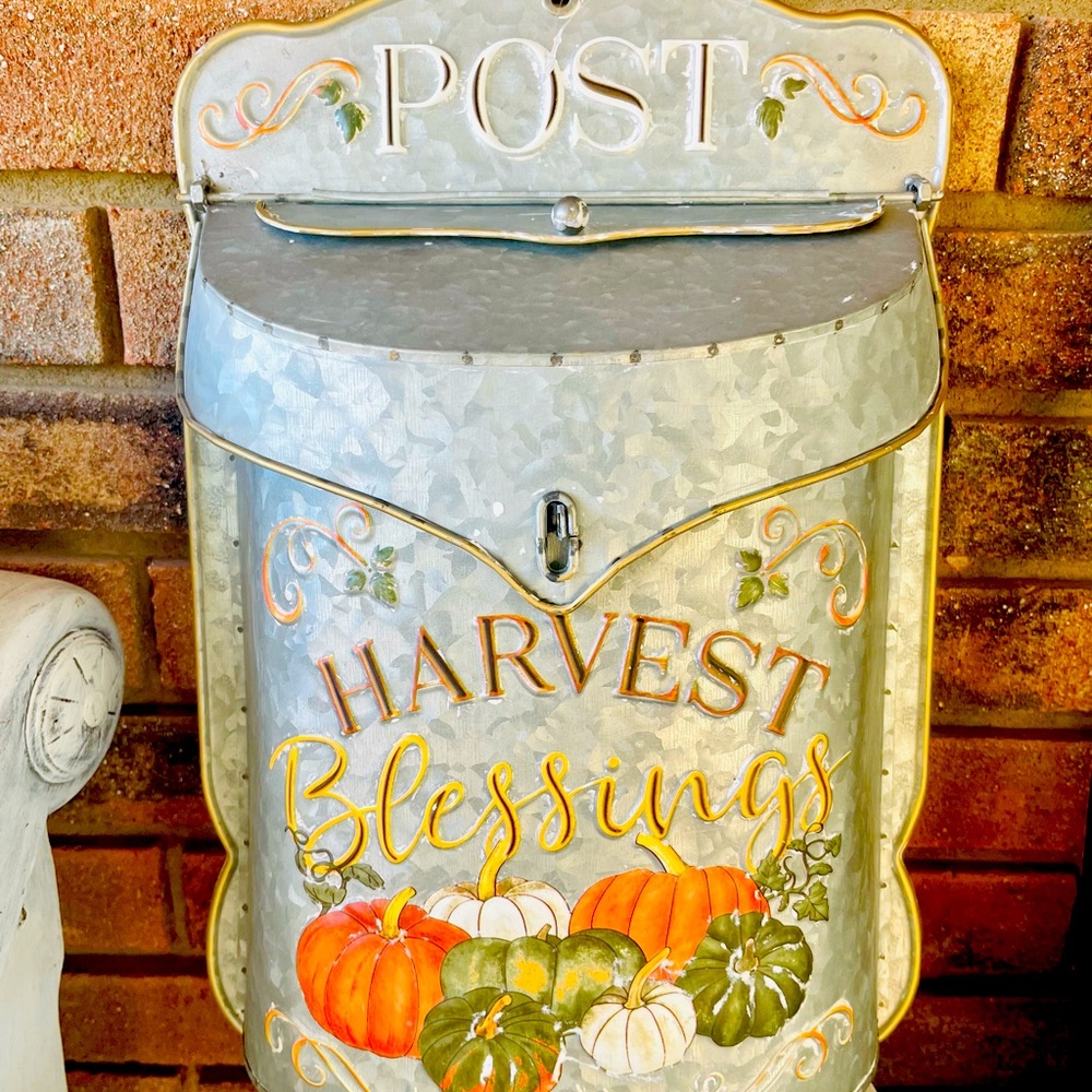*Harvest Blessings Pumpkin Metal Post Box